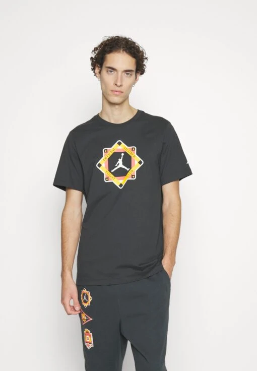 Jordan Crew - Print T-Shirt - Off Noir/White -Jiaxin Sport Shop e051371d27864b4289b4feaa8cc28d08 scaled