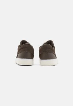 Jordan Series Es - Trainers - Dark Chocolate/Sail/University Red/White/Light Brown -Jiaxin Sport Shop e3f541fa75fd43759aac8b3bdb32eaa2