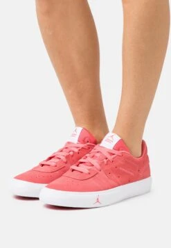 Wmns Jordan Series Es - Trainers - Sea Coral/White
