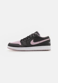 Air Jordan 1 Low Se - Trainers - Black/Iced Lilac/White